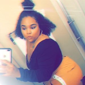 Meet your Posher, Queen'elle